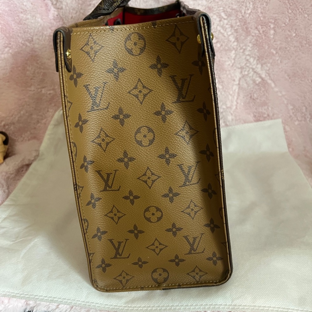 Louis Vuitton On The Go MM Reverse Monogram Tote - Picture 14 of 16